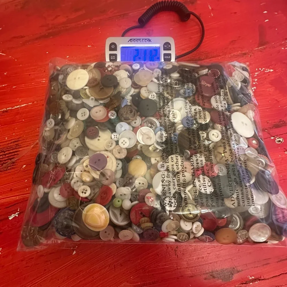 Bulk Lot 2lb 11oz Assorted Sewing Buttons Vintage Modern Mixed Colors Crafts DIY